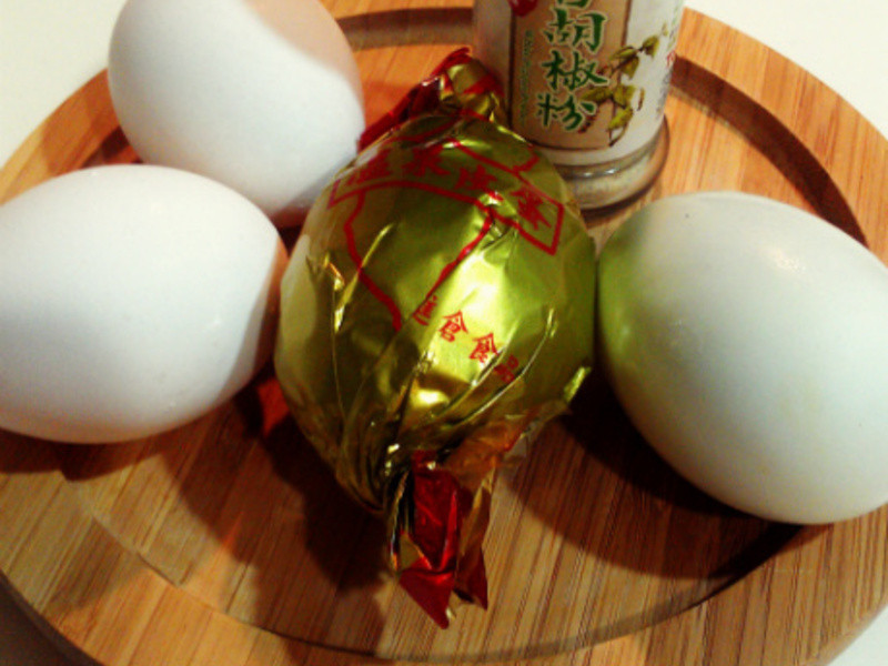 ��ɫ�嵰������