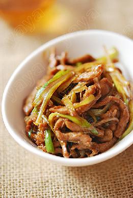 葱爆鸭丝的做法