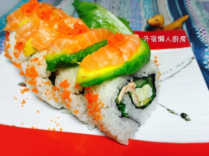 鲑鱼酪梨加州卷的做法