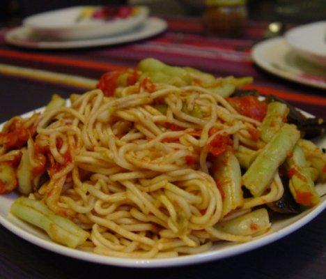 五月的妈妈焖面的做法