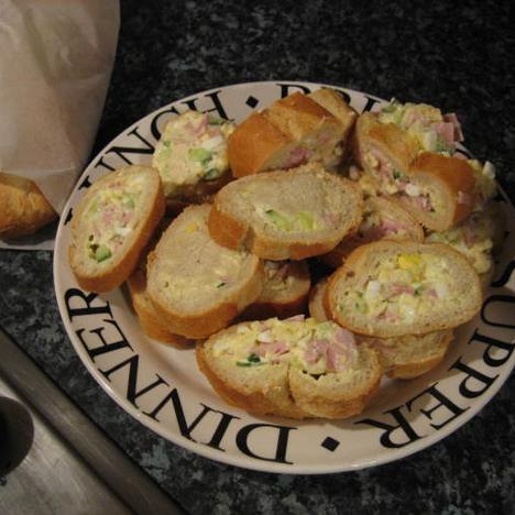 郊游野餐的绝佳选择——法式长棍面包的一种用法的做法