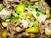 栗杏焖鸡的做法