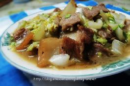 黄白菜炒肉的做法