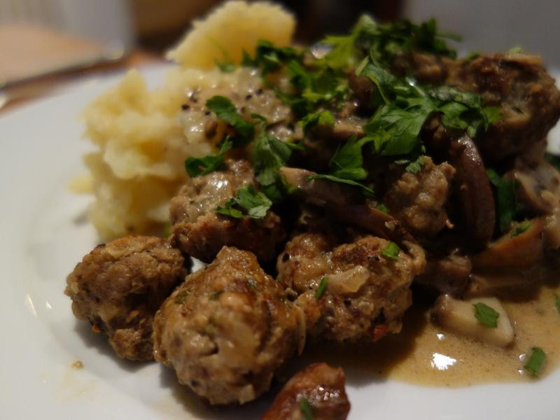 奶油蘑菇酱肉丸子的做法