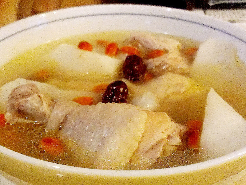 山药红枣枸杞鸡汤的做法