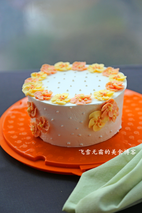 五瓣花装饰蛋糕的做法