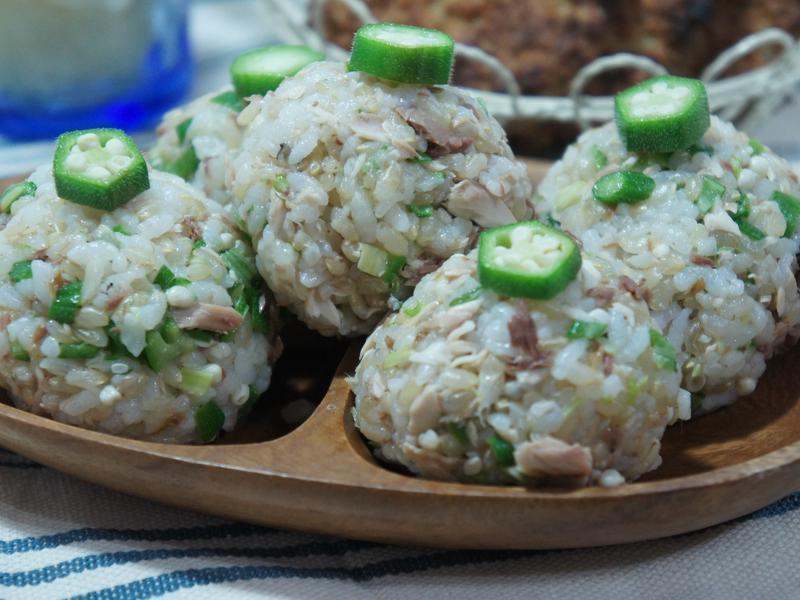 秋刀鱼饭团的做法