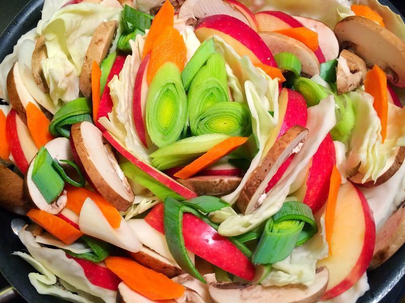 蜂蜜苹果蔬菜叠煮锅的做法