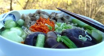 伊萨卡香菇鸡汁面的做法