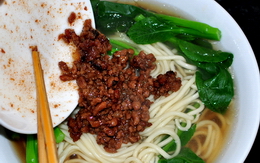 老成都清汤杂酱面的做法