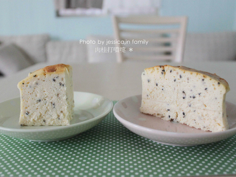【肉桂打喷嚏】椰奶芝麻舒芙蕾乳酪蛋糕的做法