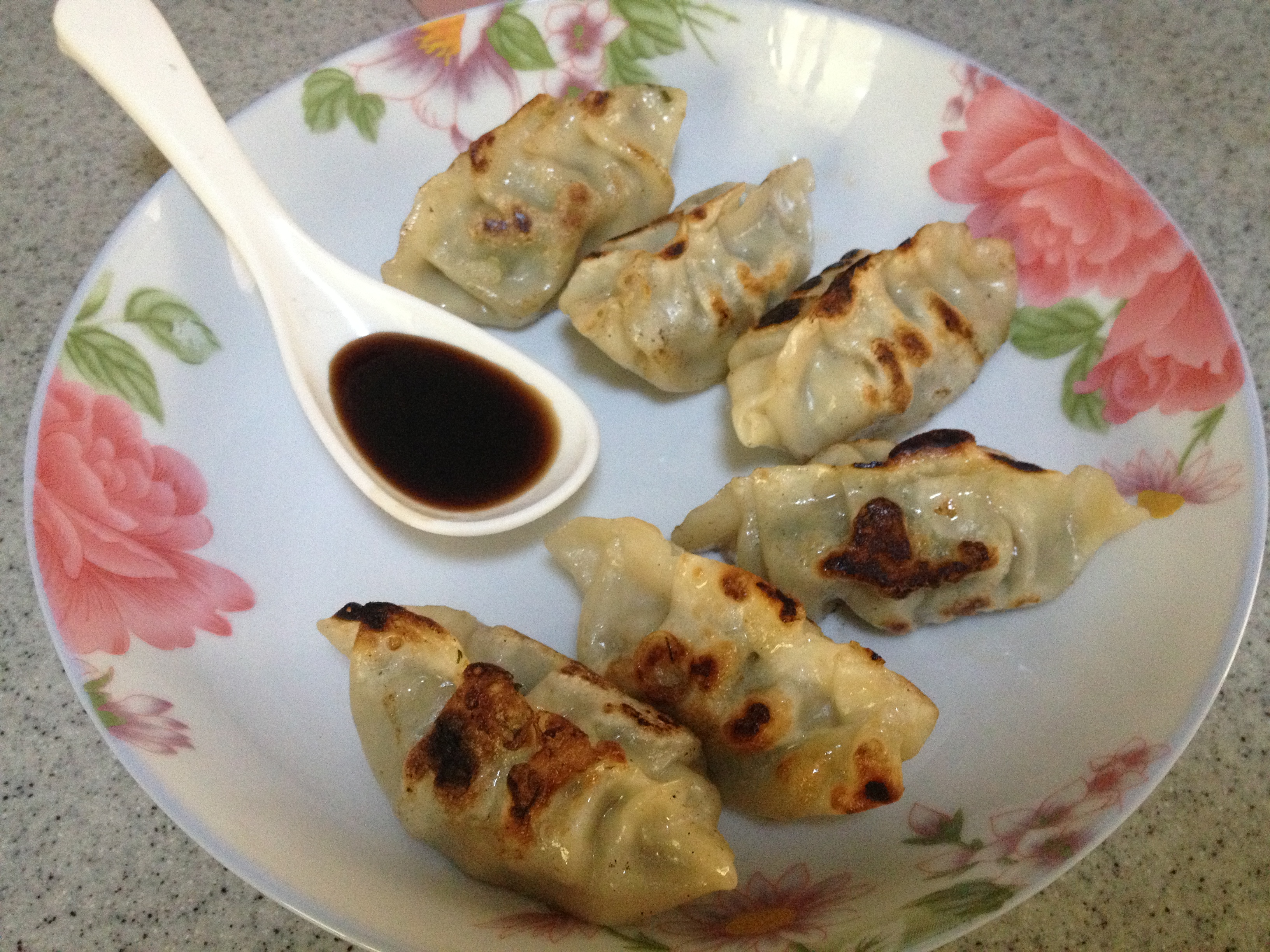 茴香猪肉饺(锅贴)的做法