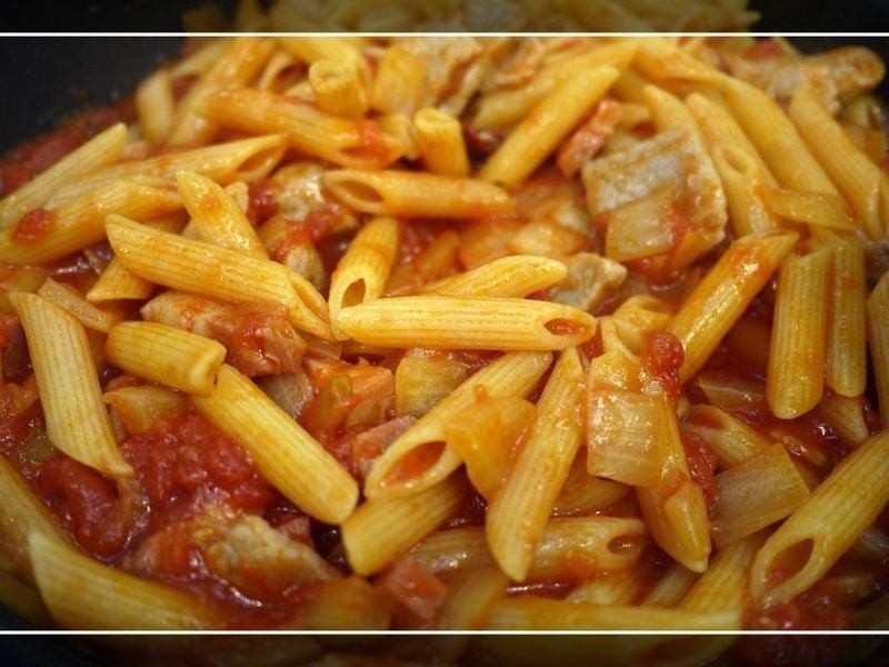 自制咸猪肉辣味茄汁铅笔面的做法