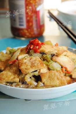 白菜烩脆皮豆腐的做法