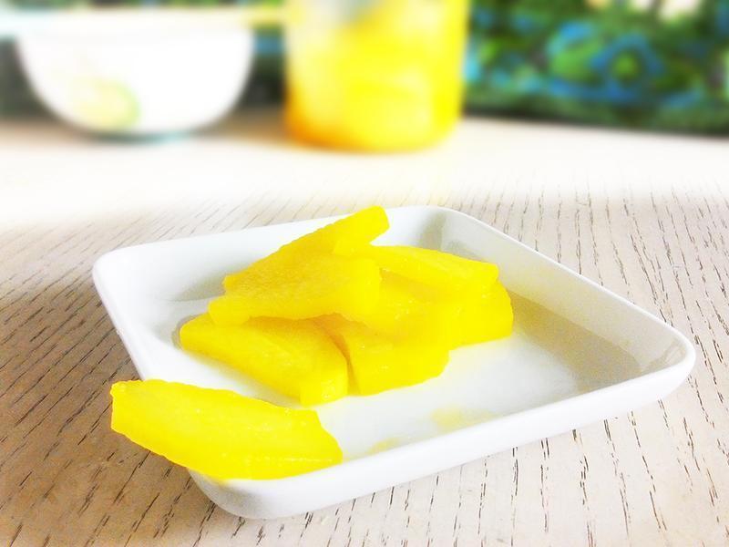 简单天然的醃黄萝卜片的做法