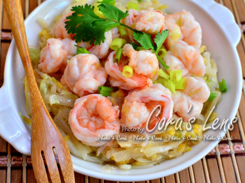 酸白菜粉丝虾球的做法