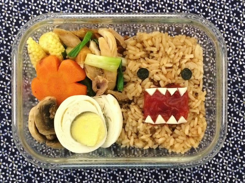 多摩君油饭便当的做法