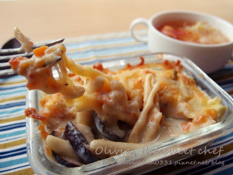 Olivia?焗烤白酱菇菇鸡义大利面的做法