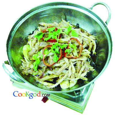 茶树菇炒手撕兔的做法