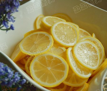 腌柠檬片的做法