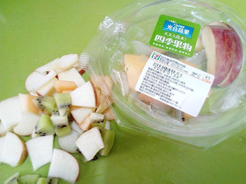 ˫ɫ�ʹ���β�ƶ�_С��������ʳ�е�����