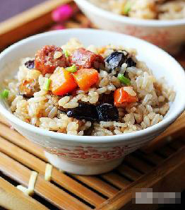 孜然羊肉胡萝卜焖米饭的做法