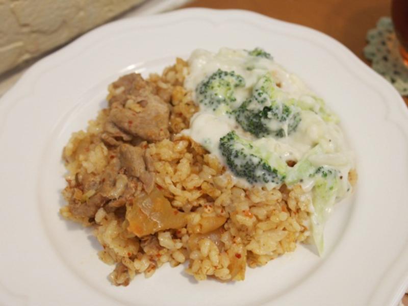 白酱电锅泡菜炖饭~浓又辣!!『光泉鲜乳』的做法