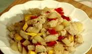 脆梨炒鸡丁的做法