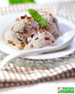 可可蛋奶冰淇淋的做法