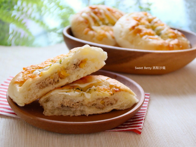 起士鲔鱼玉米面包的做法