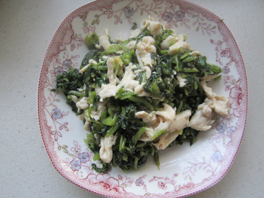 雪菜鸡片的做法