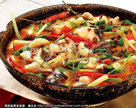 红汤芹香鱼的做法