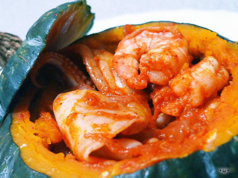 泡菜海鲜南瓜盅的做法