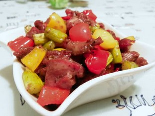 辣椒芦笋炒鸡胗的做法