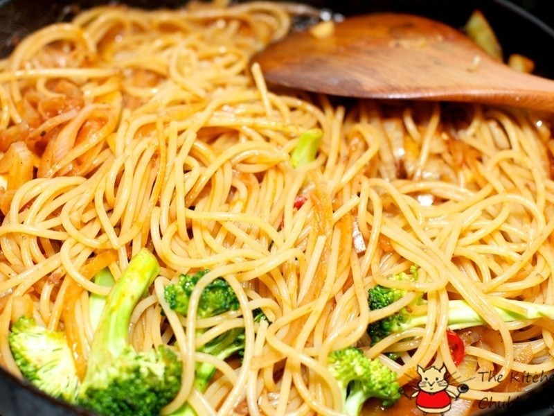 番茄红酒烤鸡直面-Costco烤鸡变身系列的做法