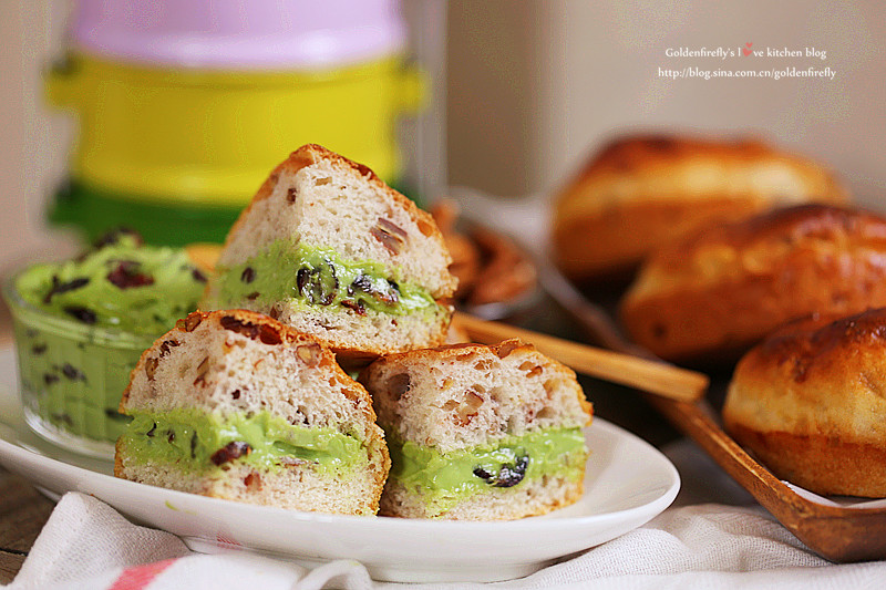 奶香碧根果餐包的做法