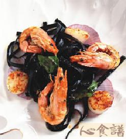 鲜虾干贝墨鱼面的做法