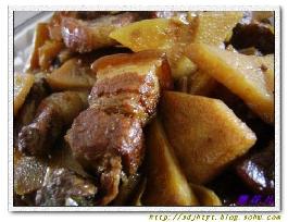 毛笋炖红烧肉的做法