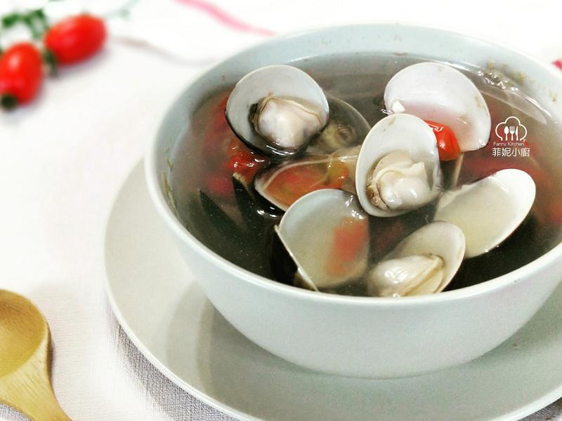 酒蒸蕃茄蛤蜊的做法