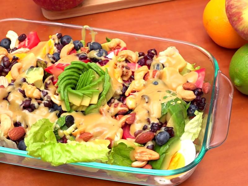 翠绿轻舞酪梨沙拉的做法