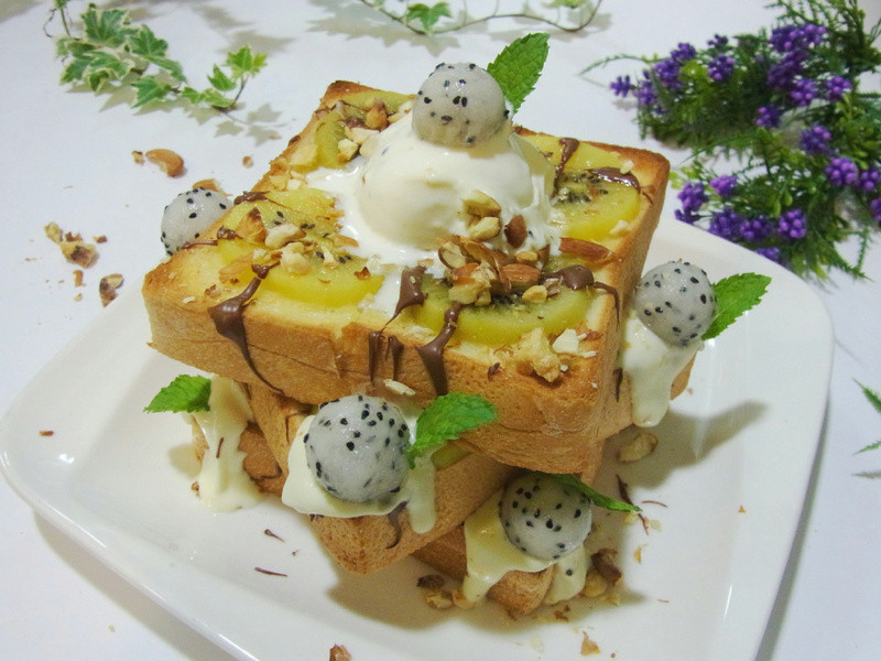 ��С��ŮԪ����硷�����������˾������