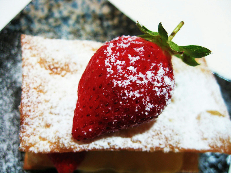 蛋饼皮方便做〈卡士达酱草莓塔〉的做法