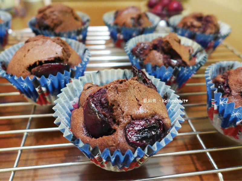 可可樱桃杯子蛋糕的做法