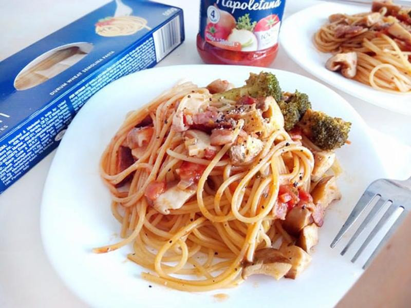 培根菇菇红酱义面的做法