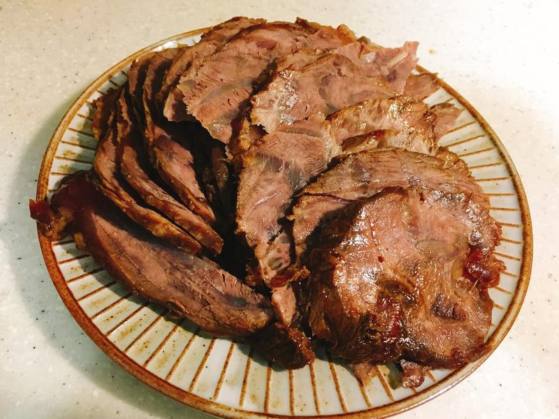 免卤包卤牛腱的做法