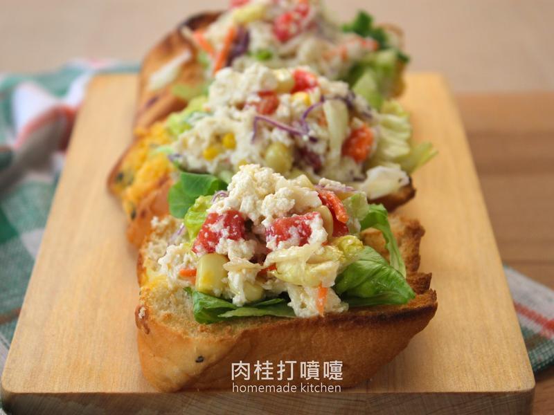 田园豆腐沙拉蒜味面包的做法