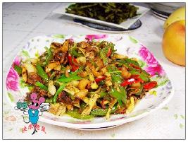 爆炒青椒墨鱼仔的做法