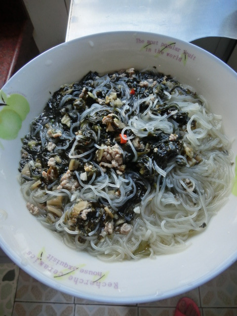 梅菜肉末紫菜汤米粉的做法