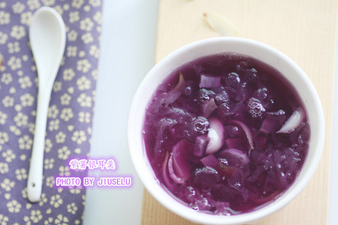 春天润燥养生汤【紫薯百合银耳羹】的做法