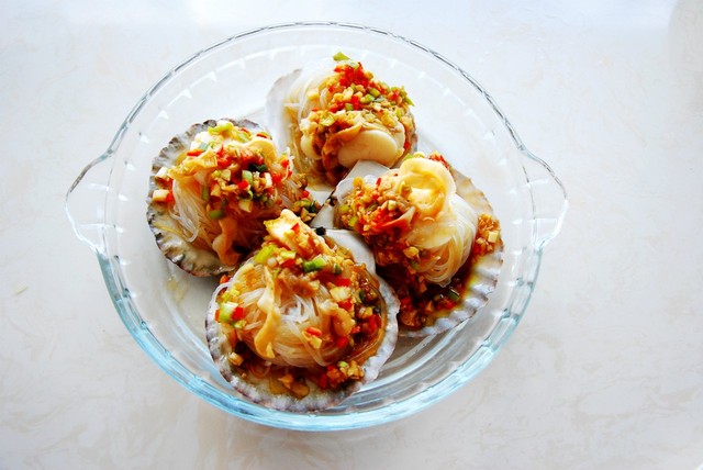 蒜蓉粉丝蒸扇贝的做法